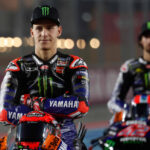 Fabio Quartararo bersama Yamaha M1 2025 di paddock