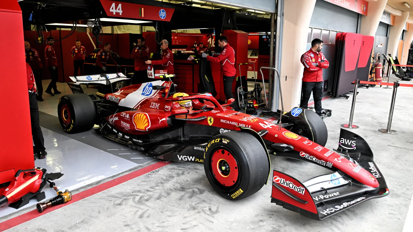 hamilton ferrari 2025