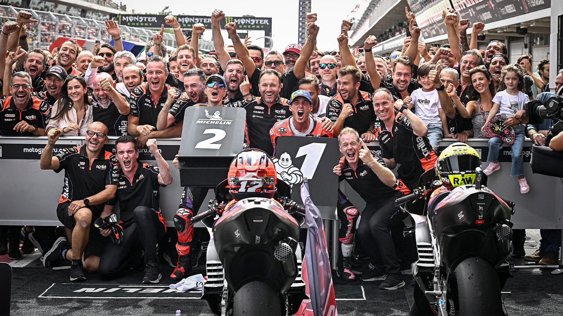 Pergantian motor dalam pit stop flag-to-flag MotoGP 2025