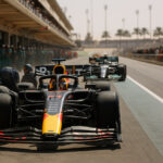 Tim F1 menjalankan strategi ban medium-hard di sirkuit panas 2025