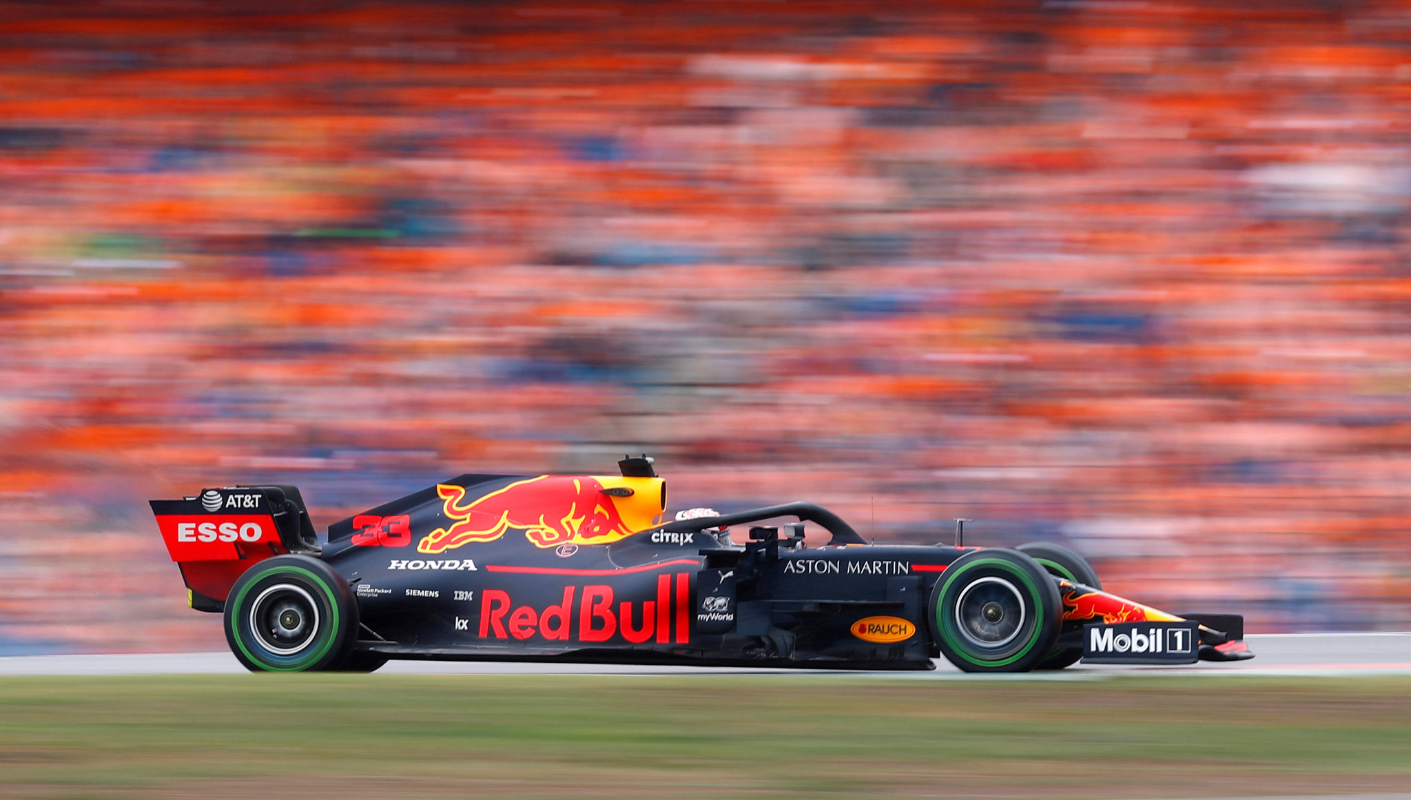 Grafik lap time pembalap F1 2025 seperti Verstappen, Norris, dan Leclerc
