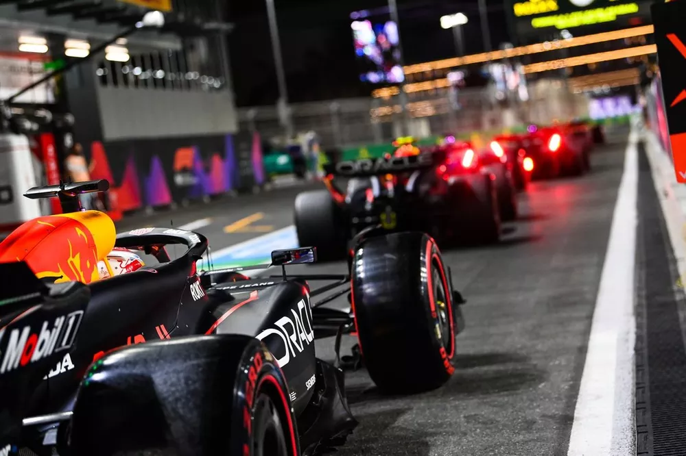 ilustrasi mobil Formula 1 2025 dengan desain aerodinamika modern