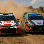 Ilustrasi mobil Toyota dan Hyundai bersaing di lintasan gravel WRC 2025, landscape, tanpa kata-kata